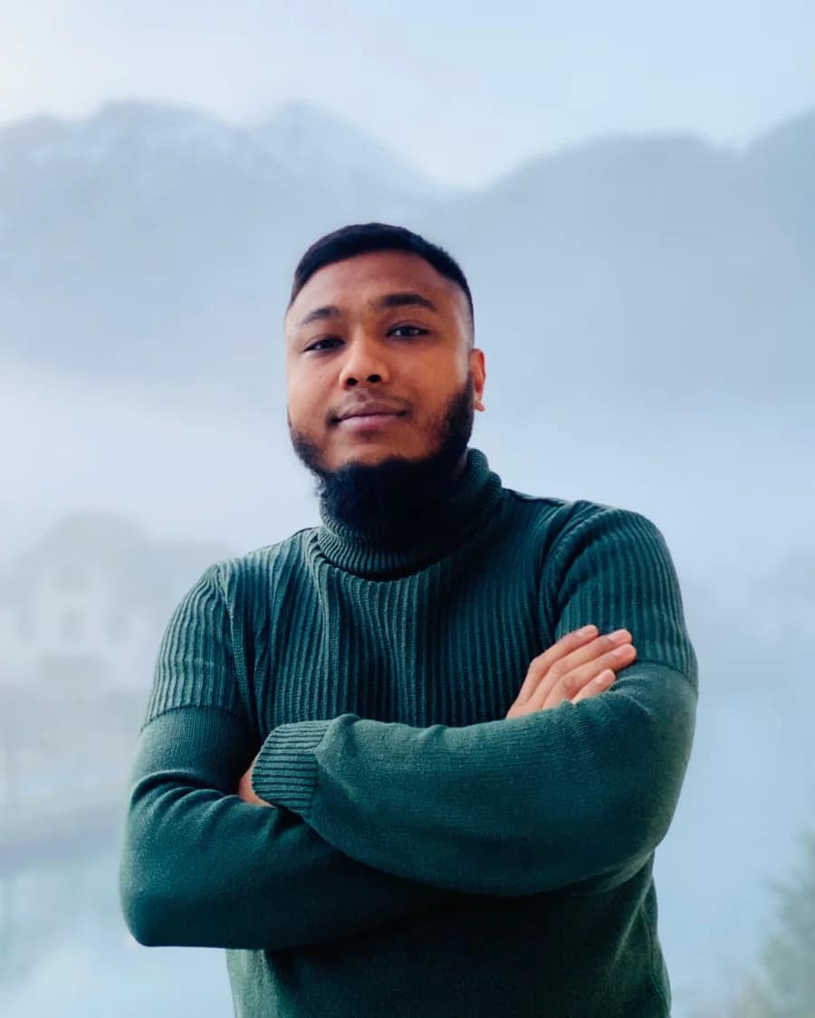 Xobaid Islam, who looks after DeenLytics clients in Italy.